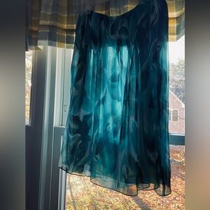 Jones New York flowy skirt size 14P